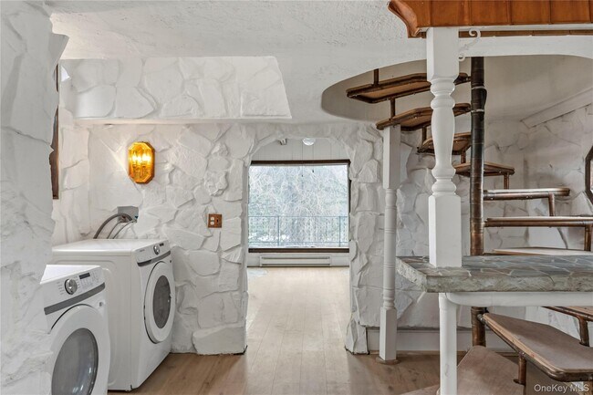 Building Photo - 378 Broadway