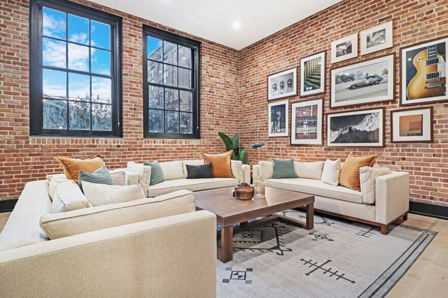 Building Photo - 1148 S Peters St