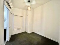 Building Photo - Richmond Neighborhood Condo w/100 bike score on walkscore.com