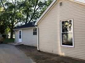 Building Photo - 1534 Lake St