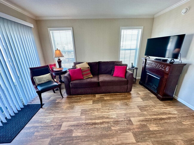 Building Photo - 865 Nettles Blvd