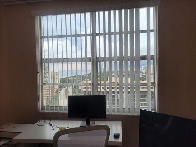 Building Photo - 1985 S Ocean Dr