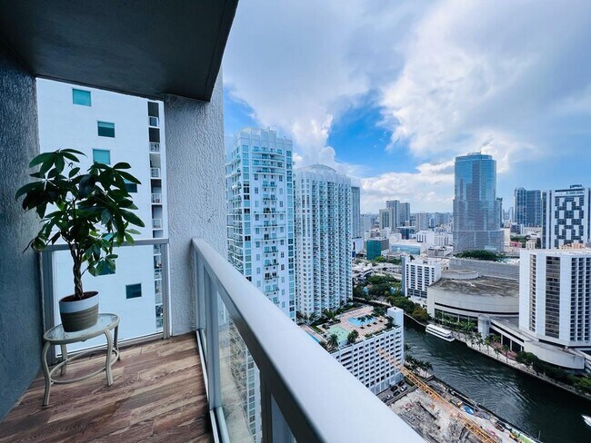 Building Photo - 500 Brickell Ave