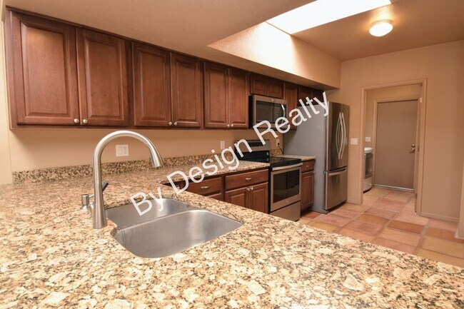 Building Photo - Updated Sunrise at Presidio 2 Bed 2 Bath Townhome