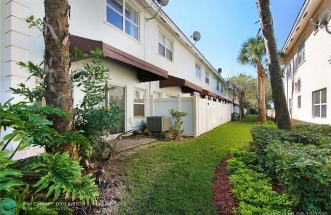 Building Photo - 3069 NW 30th Pl