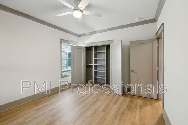 Building Photo - 3407 John Richards Dr