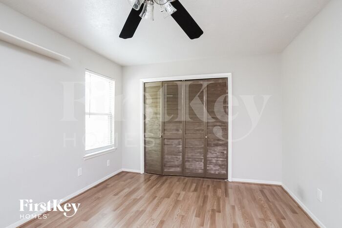 Building Photo - 3922 Maple Heights Dr