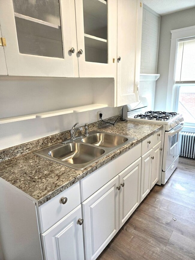 Building Photo - 161 Montgomery St