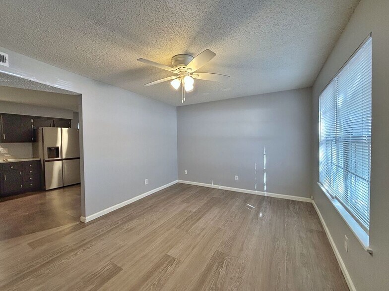 Building Photo - 2641 Maverick Ln