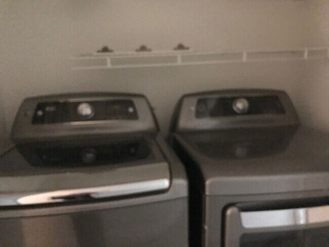 Building Photo - Beautiful 2 bedroom 2 bath Downstairs Condo