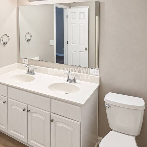 Building Photo - 8446 Country Meadows Dr
