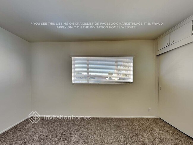 Building Photo - 1448 E 2nd St