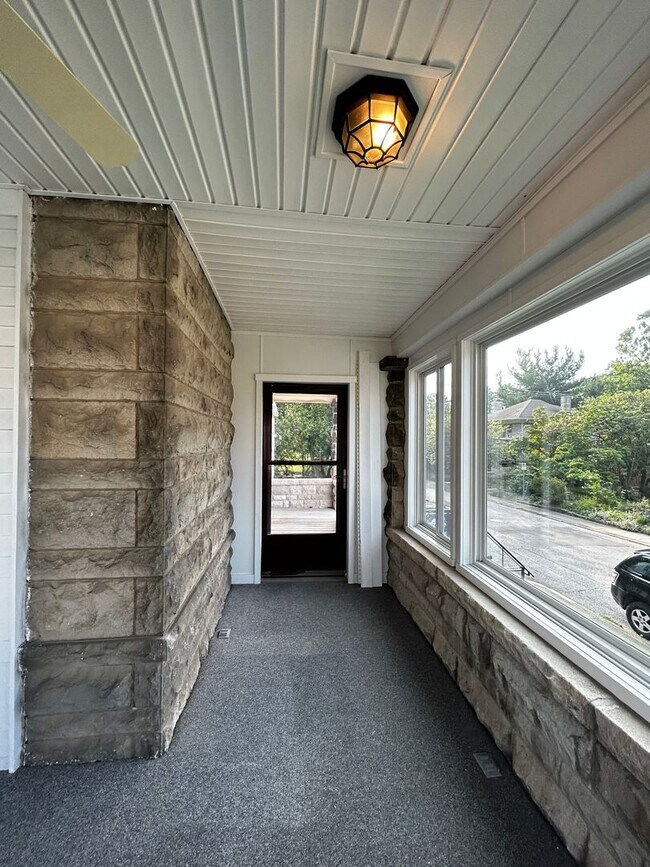 Building Photo - 521 S Grant St