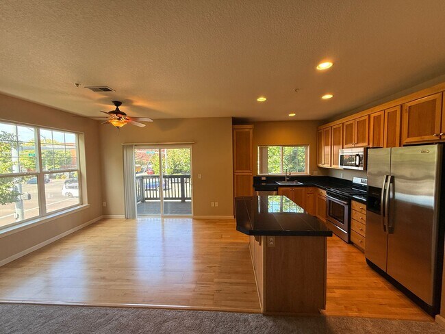 Building Photo - 1050 SW 170th Ave