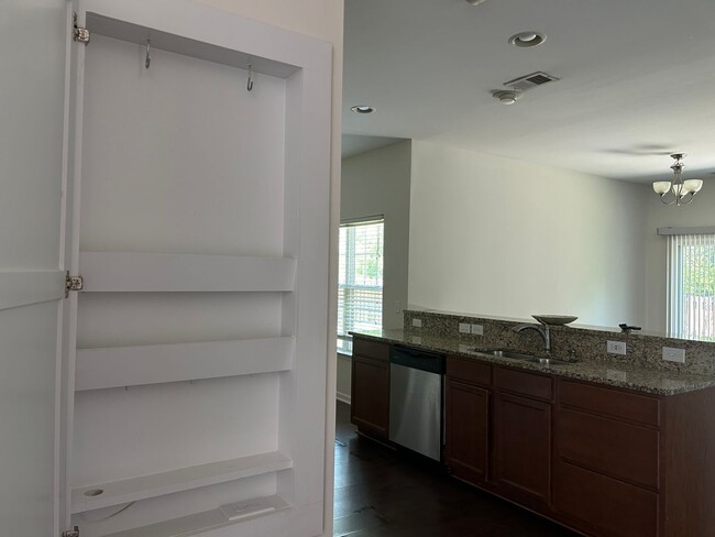 Building Photo - **HOLIDAY MOVE-IN SPECIAL: $300 OFF 1st MO...