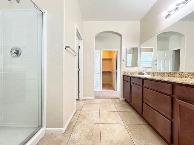 Building Photo - Wonderful one-story single-story property