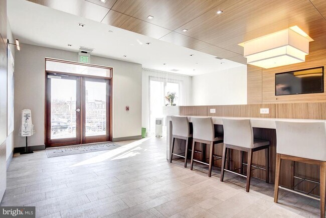 Building Photo - 1350 Maryland Ave NE