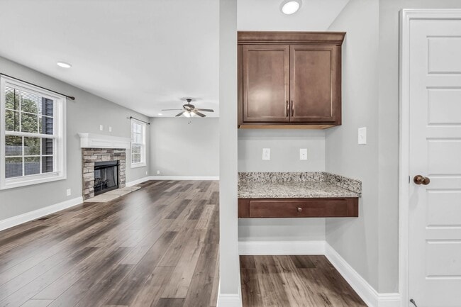 Building Photo - 843 Crestone Ln