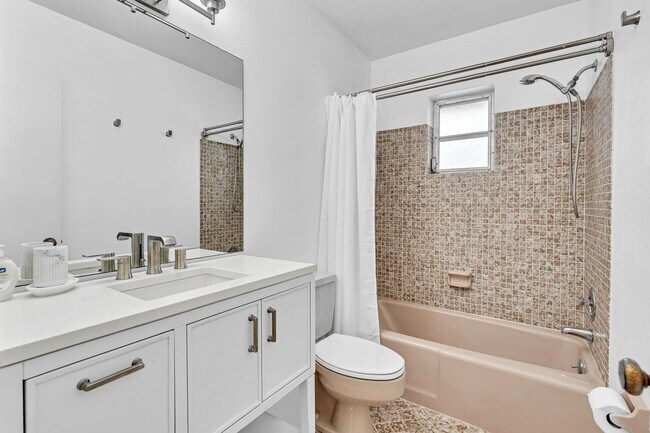 Building Photo - 313 NW 42nd St