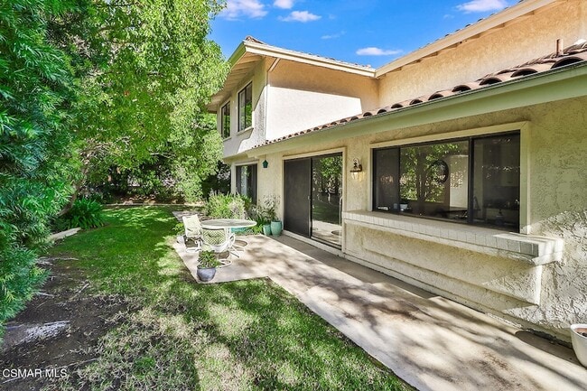 Building Photo - 4082 Avenida Verano