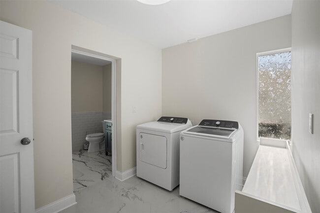 Building Photo - 2116 SE 18th St