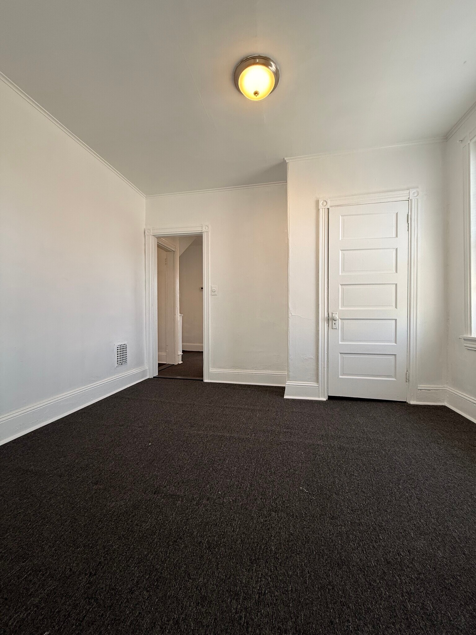 Building Photo - 1605 DeKalb St