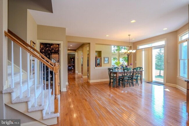 Building Photo - 19 Meadowlark Dr