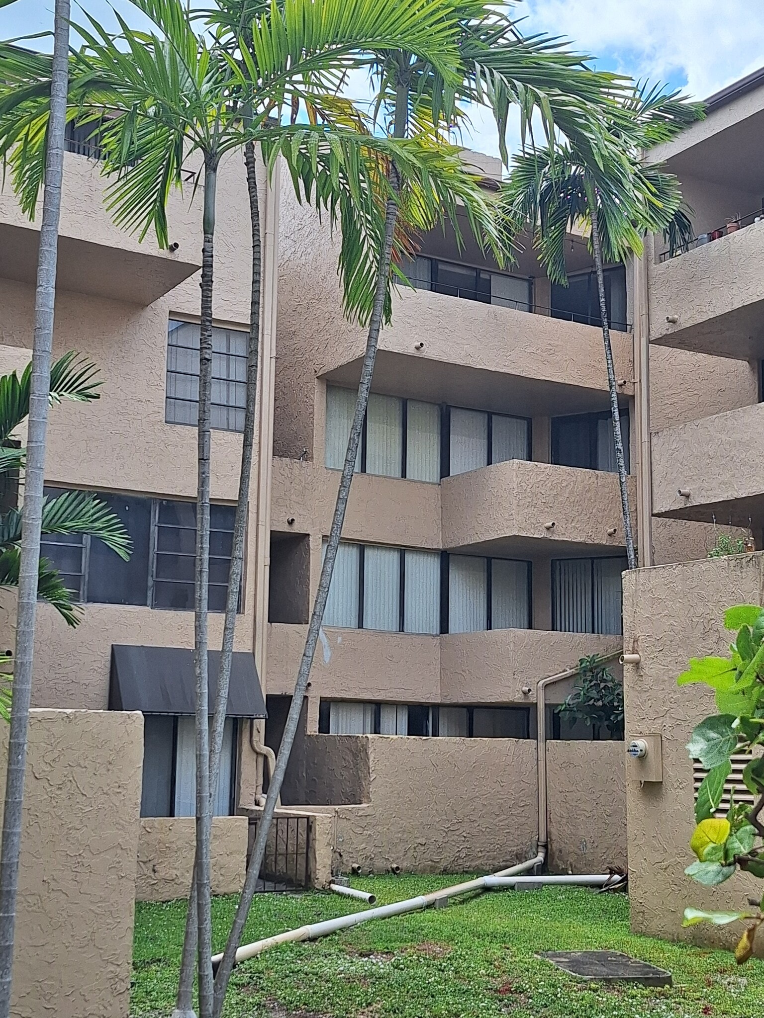 Building Photo - 10500 SW 108th Ave