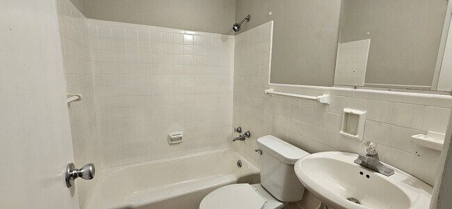 Building Photo - 1434 N Campbell Ave