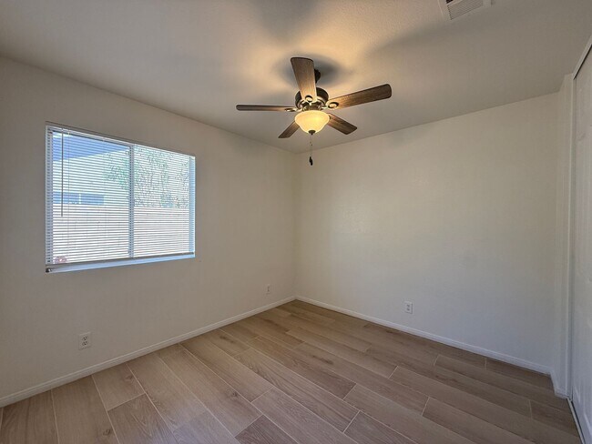 Building Photo - 6124 Malaga Ct