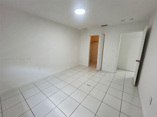 Building Photo - 15741 NW 40th Ct