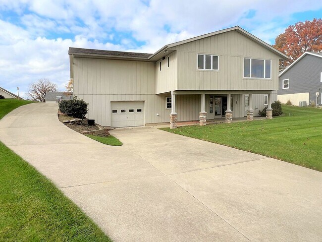 Building Photo - 6724 Rushmore Ct