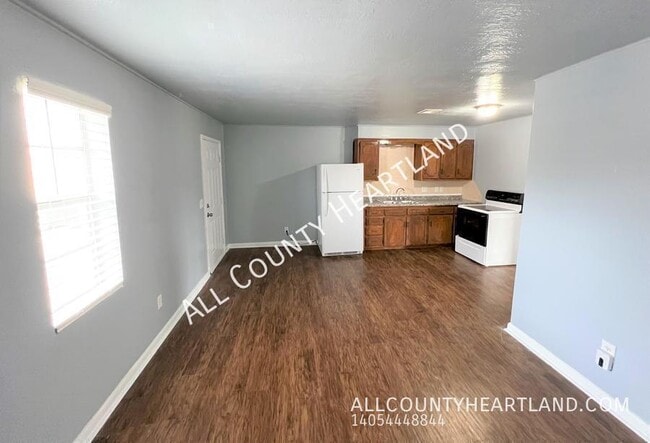 Building Photo - 119 S K Ave