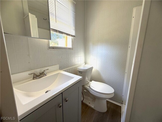 Building Photo - 8239 Suncoast Dr