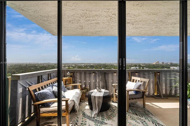 Building Photo - 780 NE 69th St