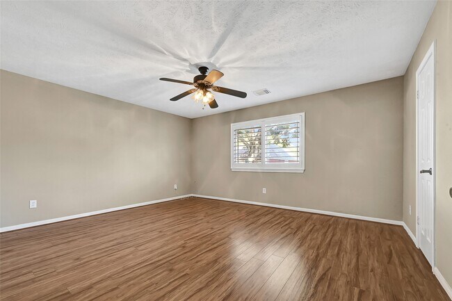 Building Photo - 19810 Bambiwoods Ct