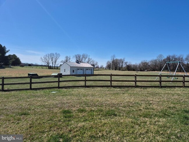 Building Photo - 330 Majestic Ln