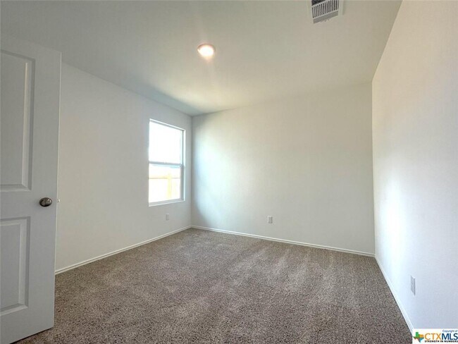 Building Photo - 296 Gypsum Vly