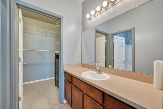 Building Photo - 23668 Northstone Village Dr