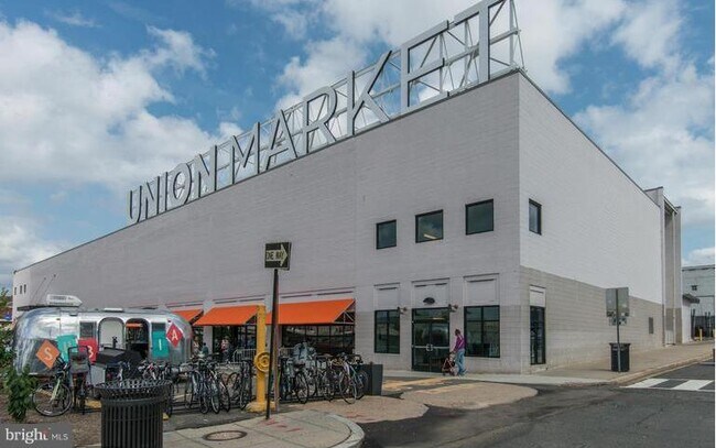 Building Photo - 1739 Gales St NE