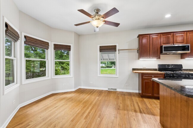 Building Photo - 255 N Happ Rd