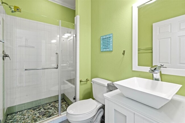 Building Photo - 3923 Reeves Dr