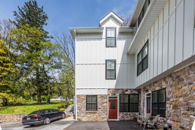 Interior Photo - 0225 Whitford-Carriage