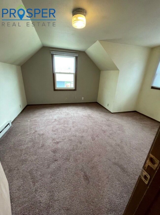 Building Photo - 304 9th Ave