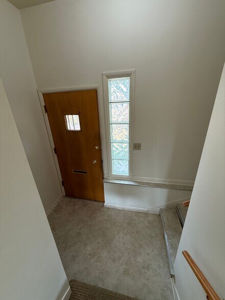 Building Photo - 423 N 7th St