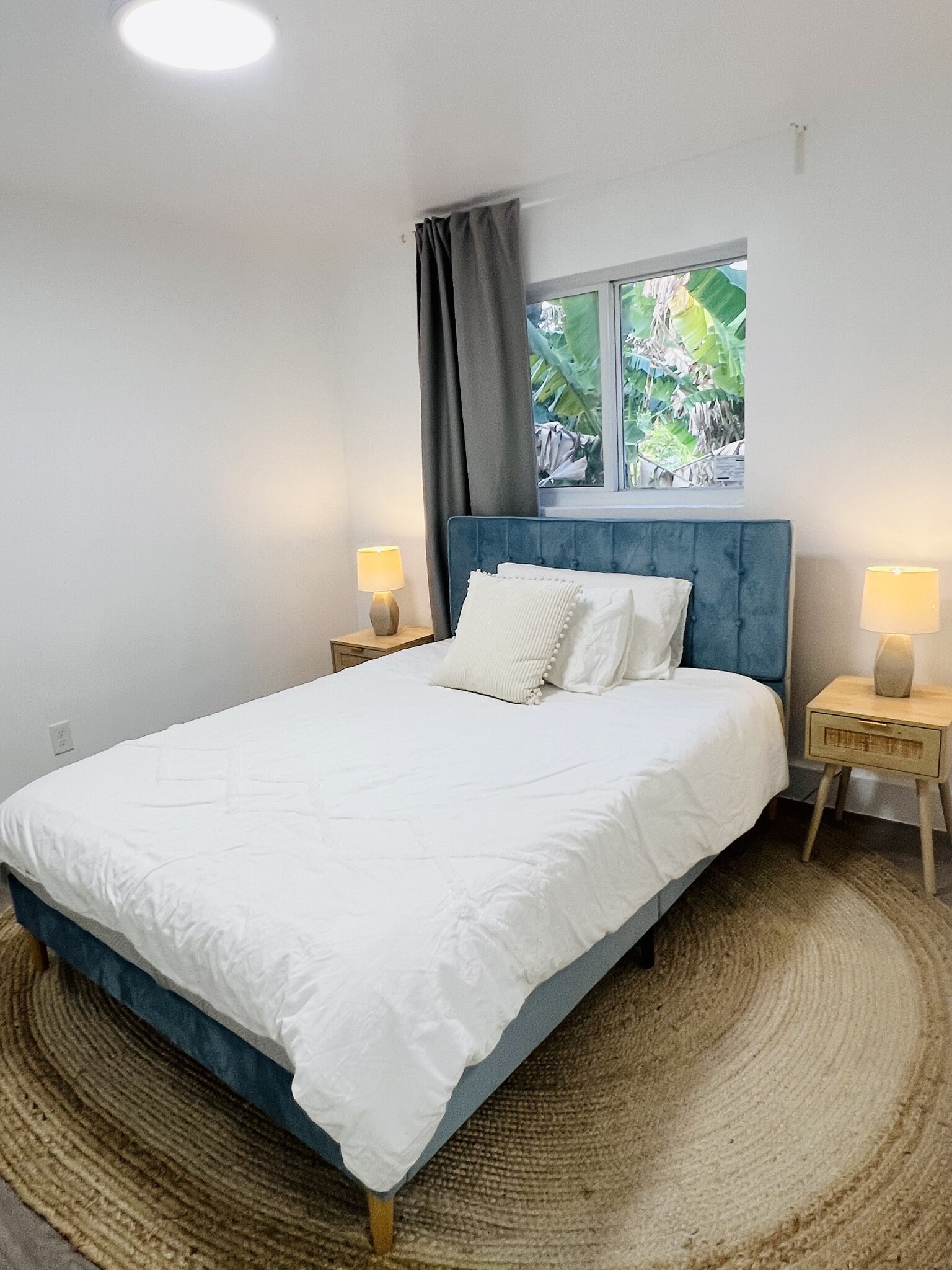 Queen bed. Comfy pillows and mattress - 6863 NW 2nd Ave