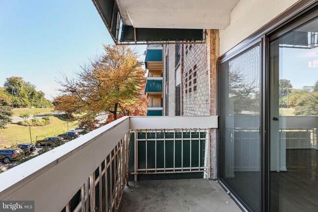 Building Photo - 6137 Leesburg Pike