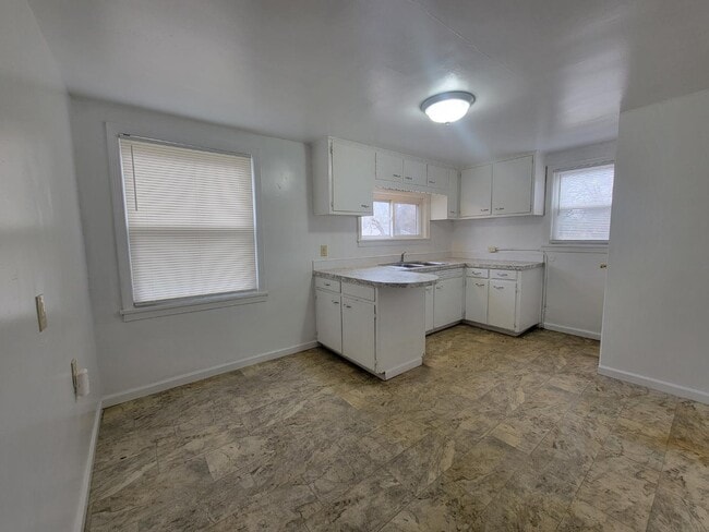 Building Photo - 378 George St