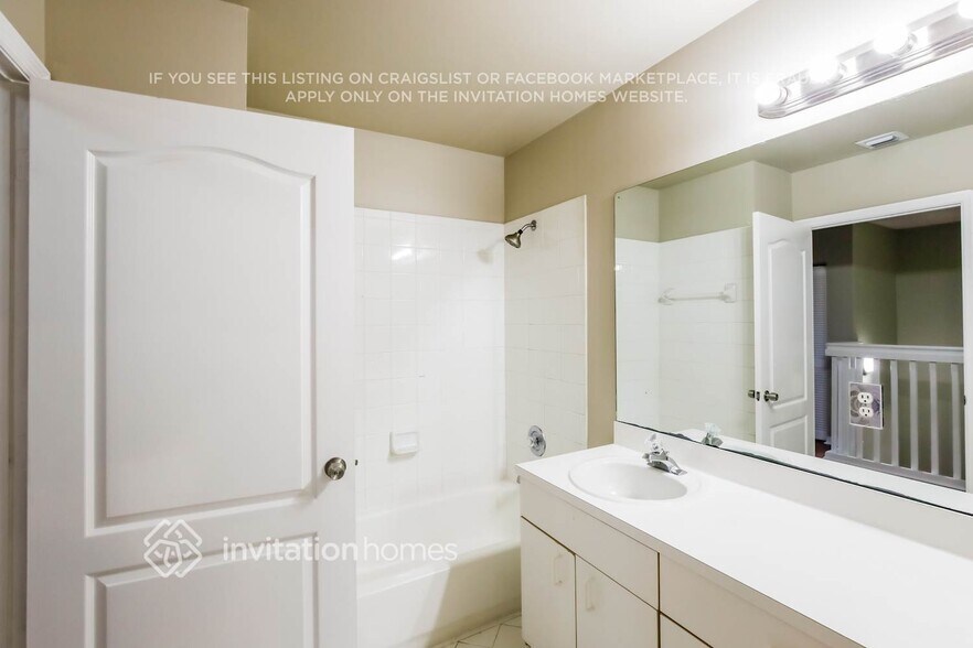 Building Photo - 14318 SW 154th Pl