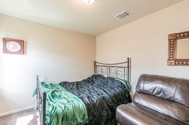 Building Photo - 205 Pepper Mill Loop